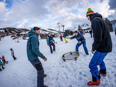 Spikeball im Schnee